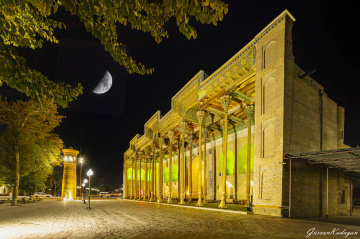Bolo Hauz Mosque 