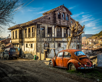 Perili köşk