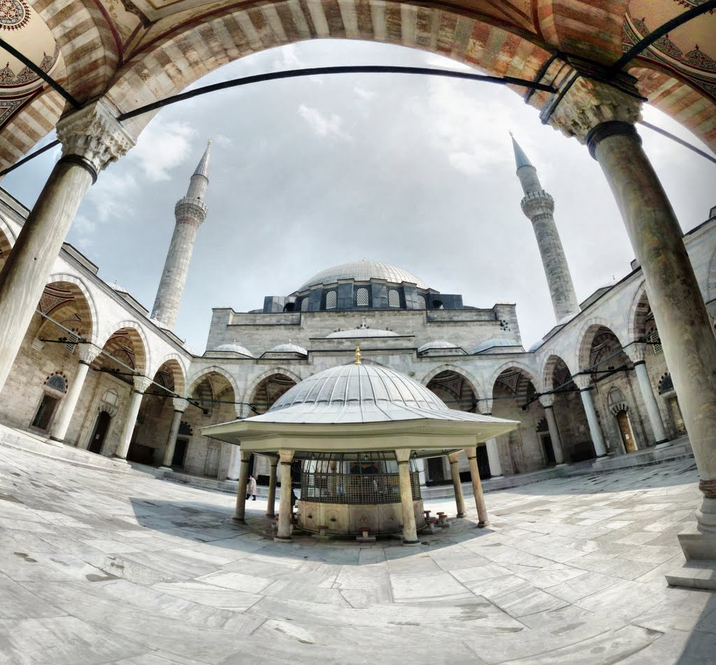 Yavuz Sultan Selim Camii