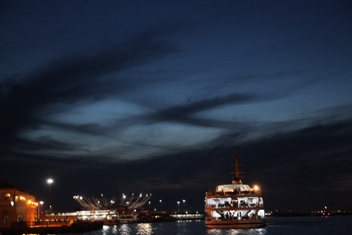 kadıköy iskelesi'nde..