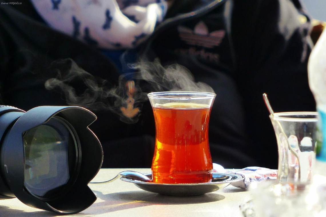 Bir bardak çay iyi gelir...