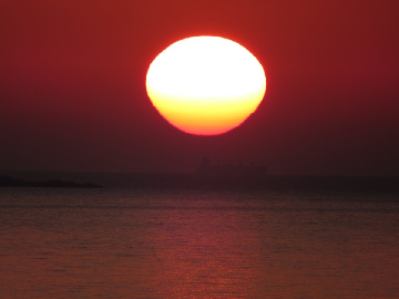 akdeniz'e damlayan güneş