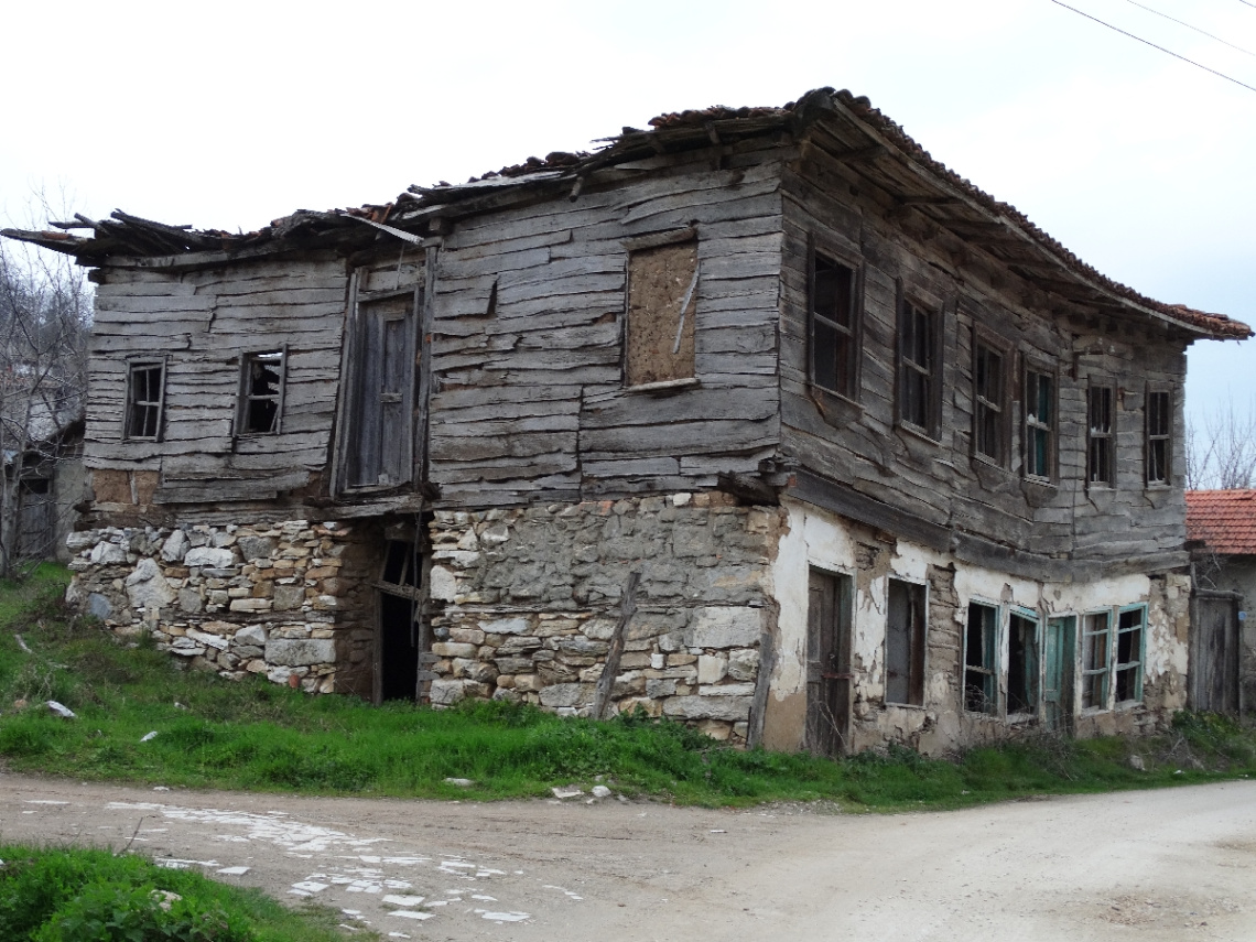 KİMLER GELDİ KİMLER GEÇTİ