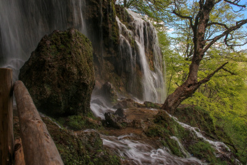 Varovitets waterfall