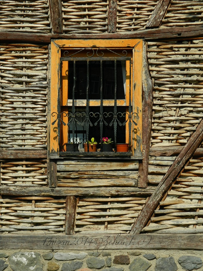Sarı Pencere