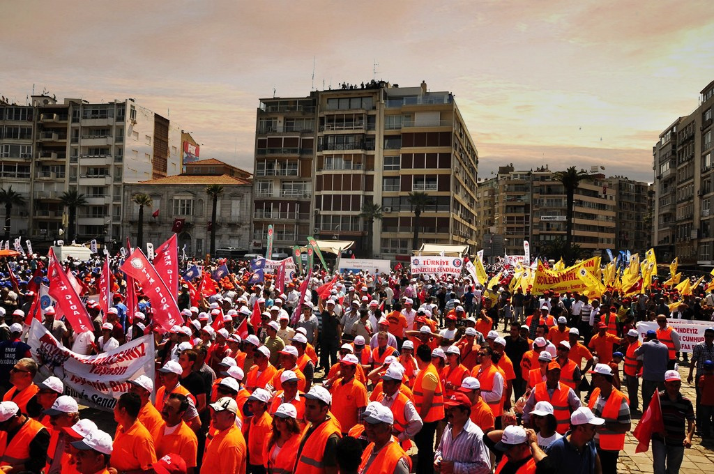 1 MAYIS İŞÇİ BAYRAMI KUTLU OLSUN !