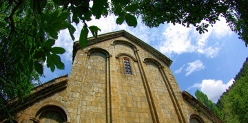 Barhal Manastırı