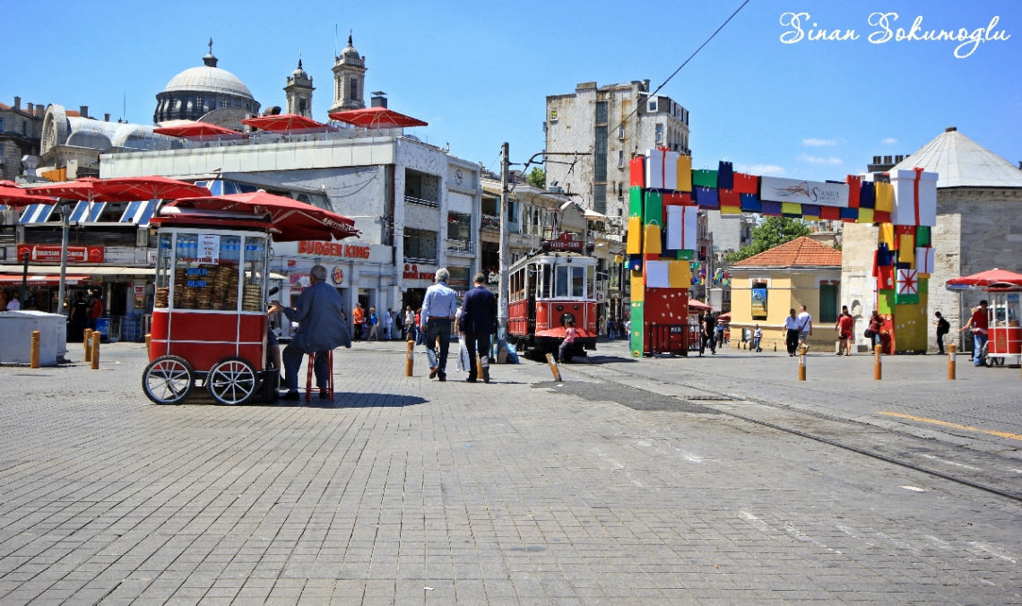 taksim istiklal girişi