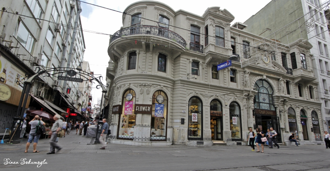 balık pazarı girişi ve çiçek pasajı