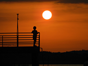 Gün Batımı Ve Çocuk