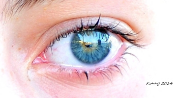 sometimes eyes like a mirrow 