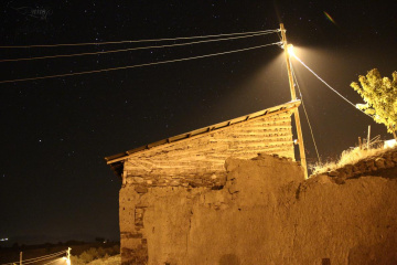 YILDIZLAR VE SOKAK LAMBASI