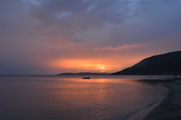 VE GÜN GECEYE KAVUŞUR.......