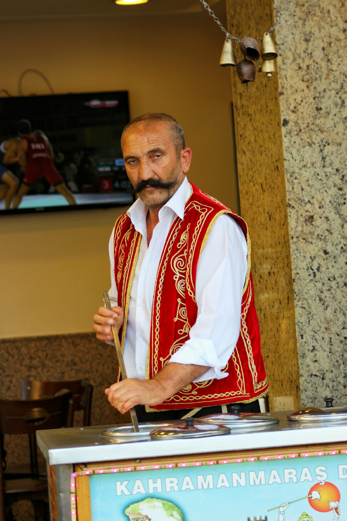 istanbul +hayat =yorgun bakan yüzler