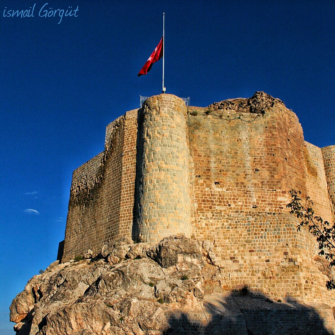 tarihi harput kalesi ( Süt Kalesi )