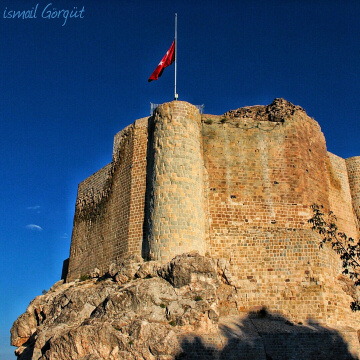 tarihi harput kalesi ( Süt Kalesi )