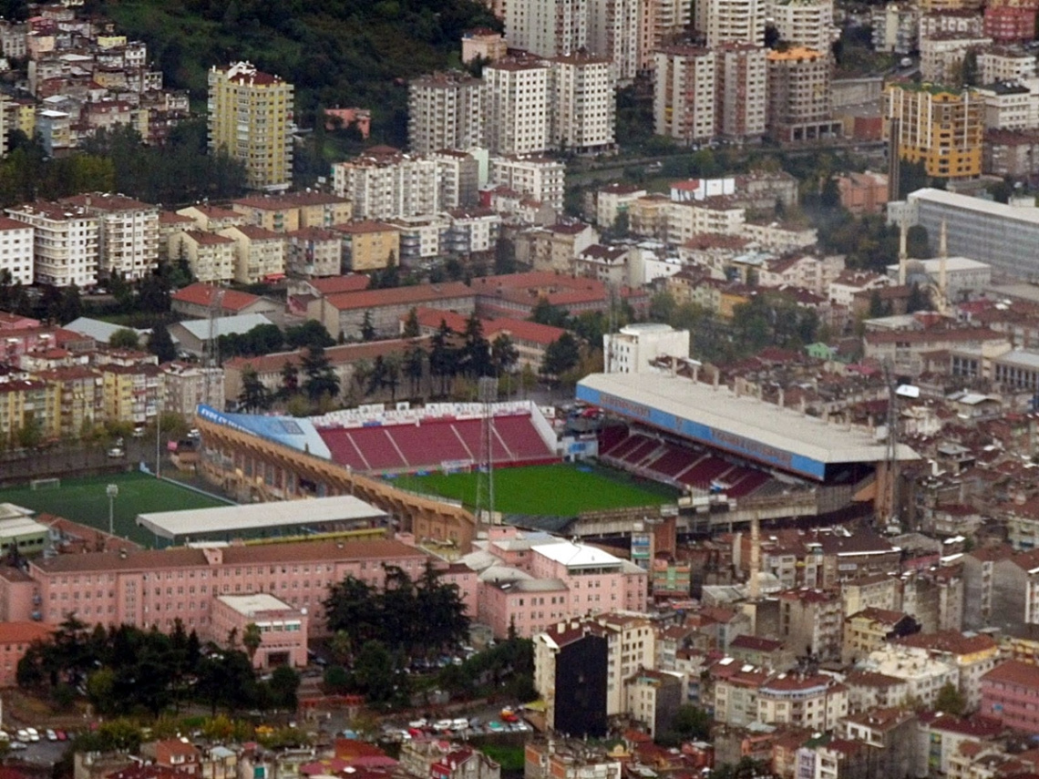 Hüseyin Avni Aker Stadyumu / Trabzon