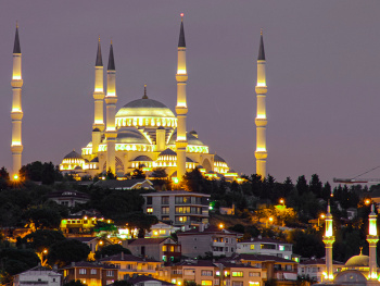 Çamlıca Camii