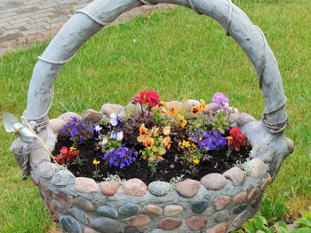 THE BASKET OF FLOWERS