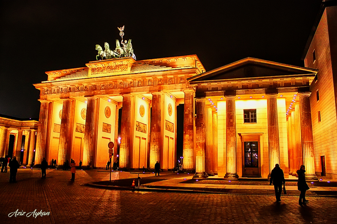 Brandenburg Kapısı ( Brandenburger Tor ) Berlin