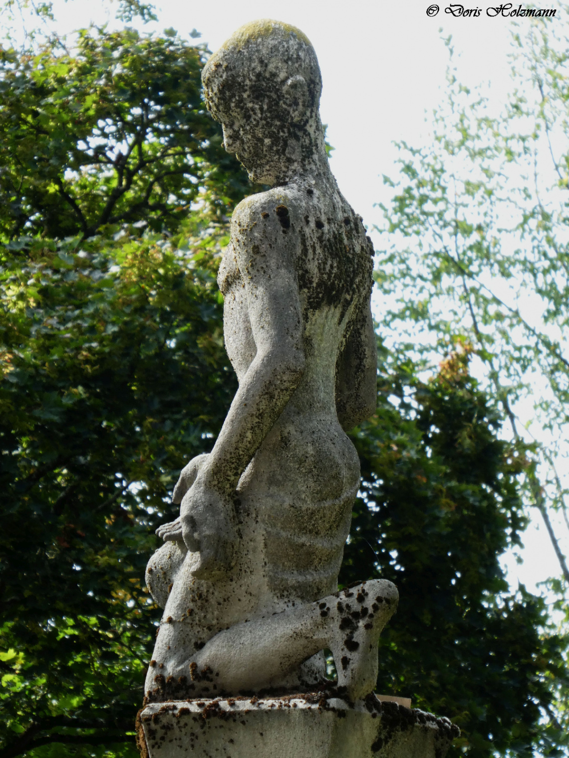Statue in the Zoological Garden, Karlsruhe / Germa