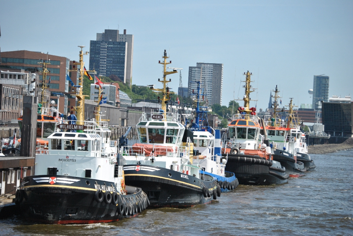 tug boats / Römorkör, Port of Hamburg